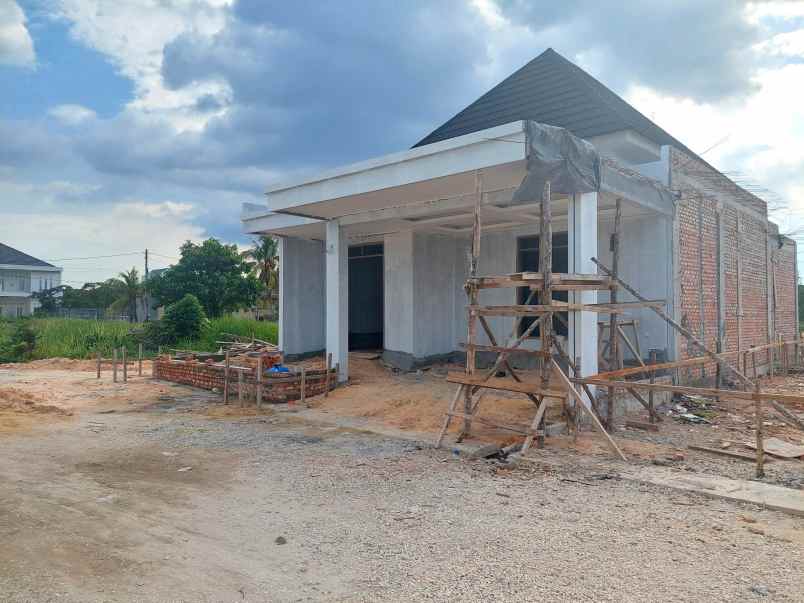 rumah nyaman modern di jalan duyung pekanbaru