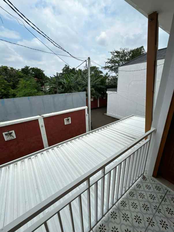 rumah second dalam cluster di jatibening baru bekasi