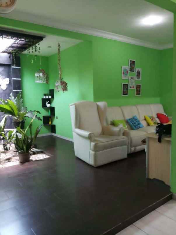 rumah second hook murah di pondok aren tangerang