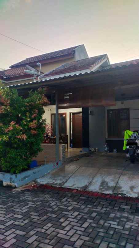 rumah second terawat di puri depok mas