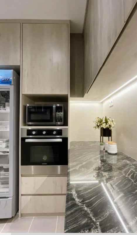 rumah semi furnished di perumahan elite graha natura s