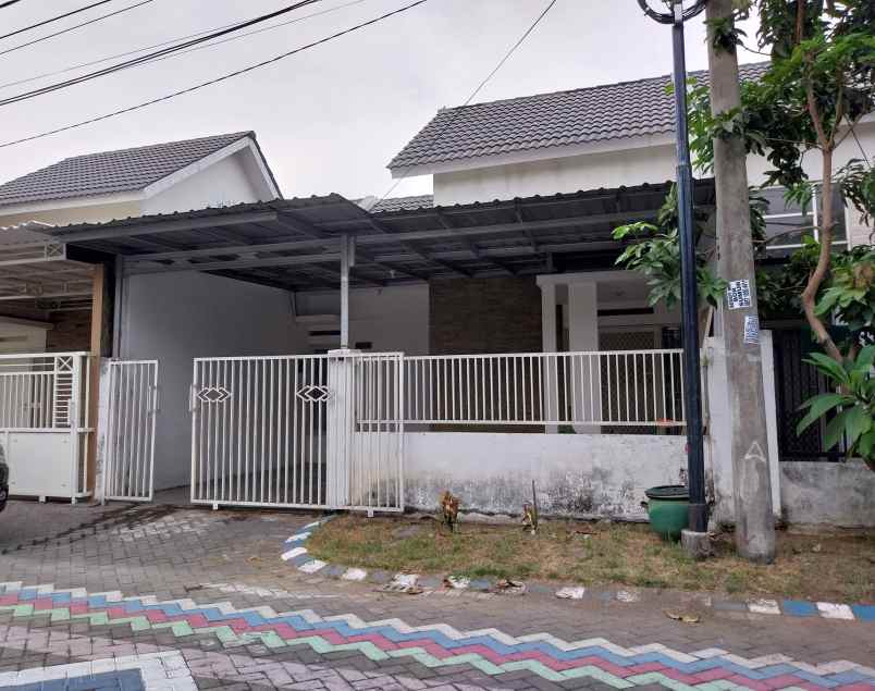 rumah siap huni baru renovasi adem