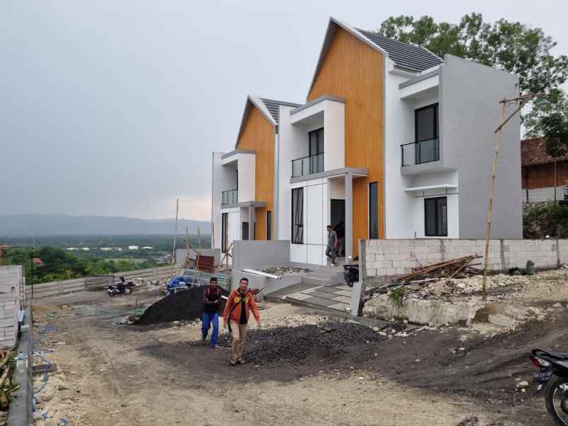 rumah siap huni cantik 2 lantai di gamping sleman