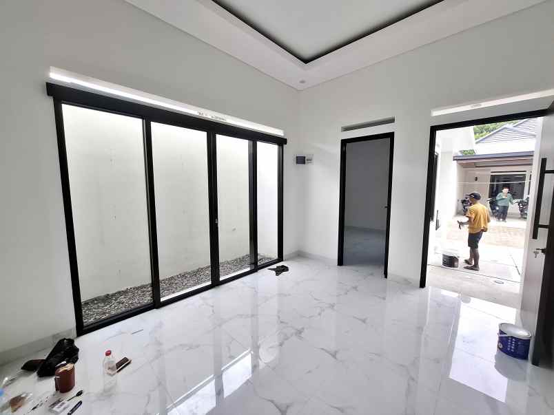 rumah siap huni dalam cluster one gate di kalasan
