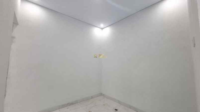 rumah siap huni desain modern 10 menit ke kampus upn