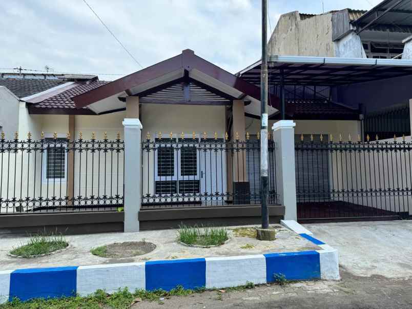 rumah siap huni di kawasan elite araya malang