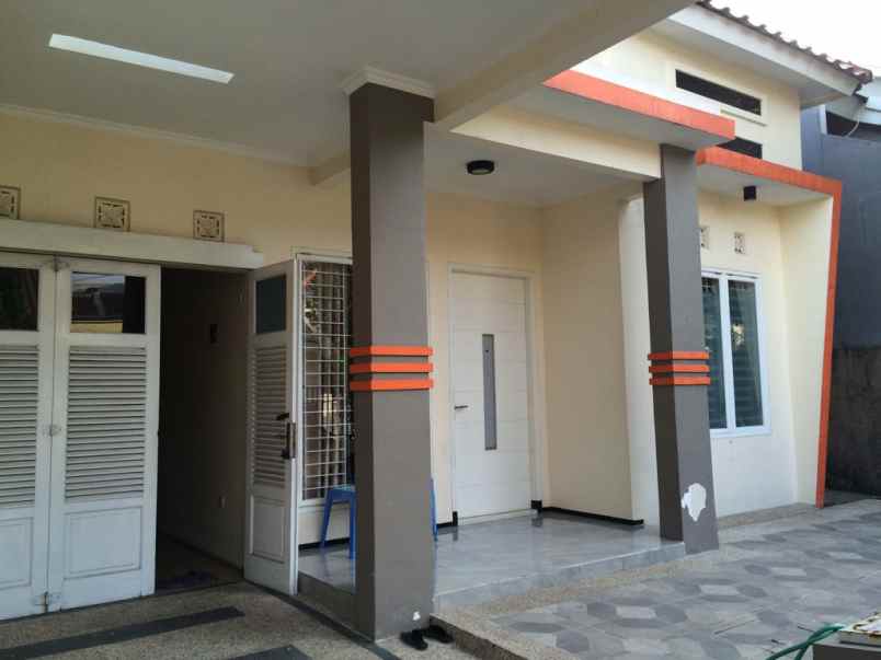 rumah siap huni lokasi deltasari waru sidoarjo