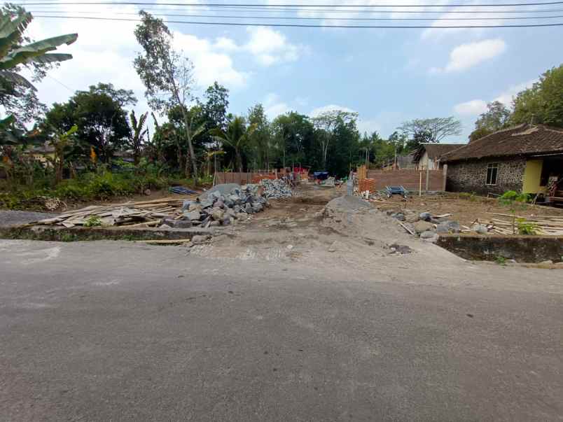 rumah siap huni type 110 di ngemplak sleman