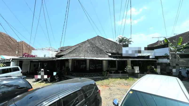 rumah tengah kota bandung di supratman komersil klasik