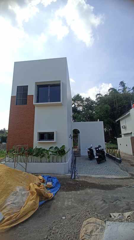 rumah villa nyaman di jogja utara