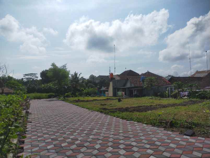 selatan kampus uii jogja shm siap ajb di jakal km 10