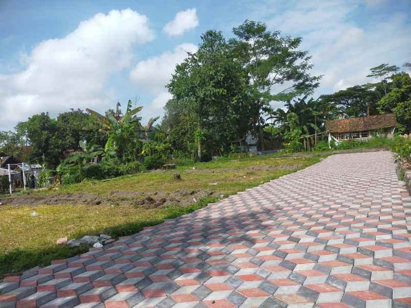 selatan kampus uii jogja shm siap ajb di jakal km 10