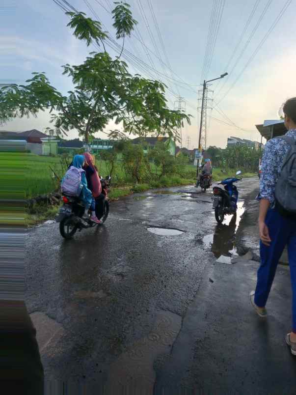 tanah d jual setrategis pingir jalan