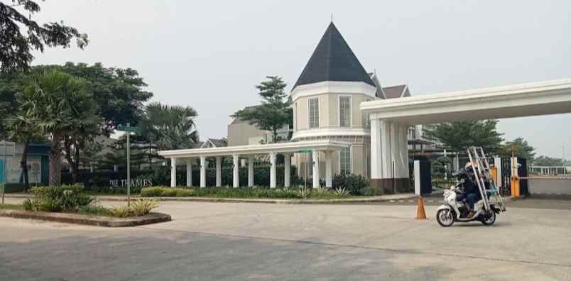 tanah hook di cluster south thames jgc jakarta timur
