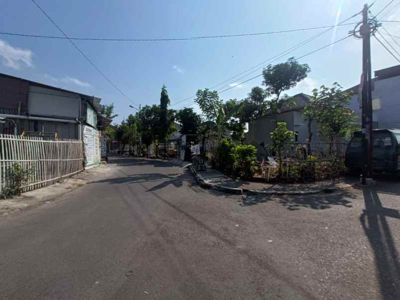 tanah hook tepi aspal dekat rsud wirosaban kampus uad