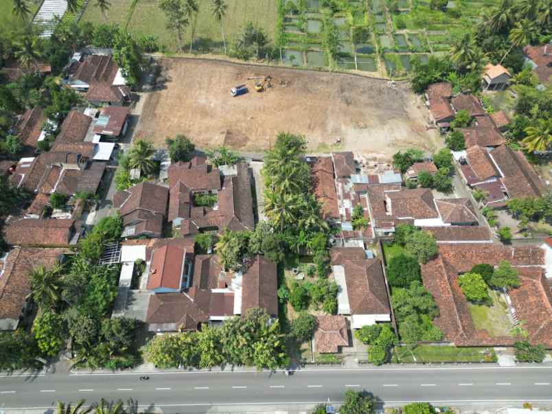 tanah pekarangan moyudan dekat jalan godean