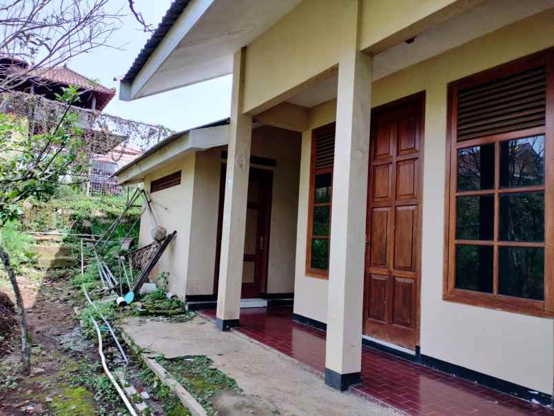 villa luas asri di bukit selecta mas kota batu