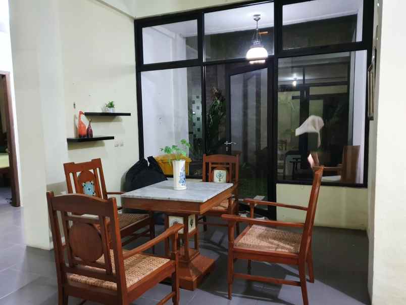 832 rumah modern 4lt di cikutra dago bandung utara