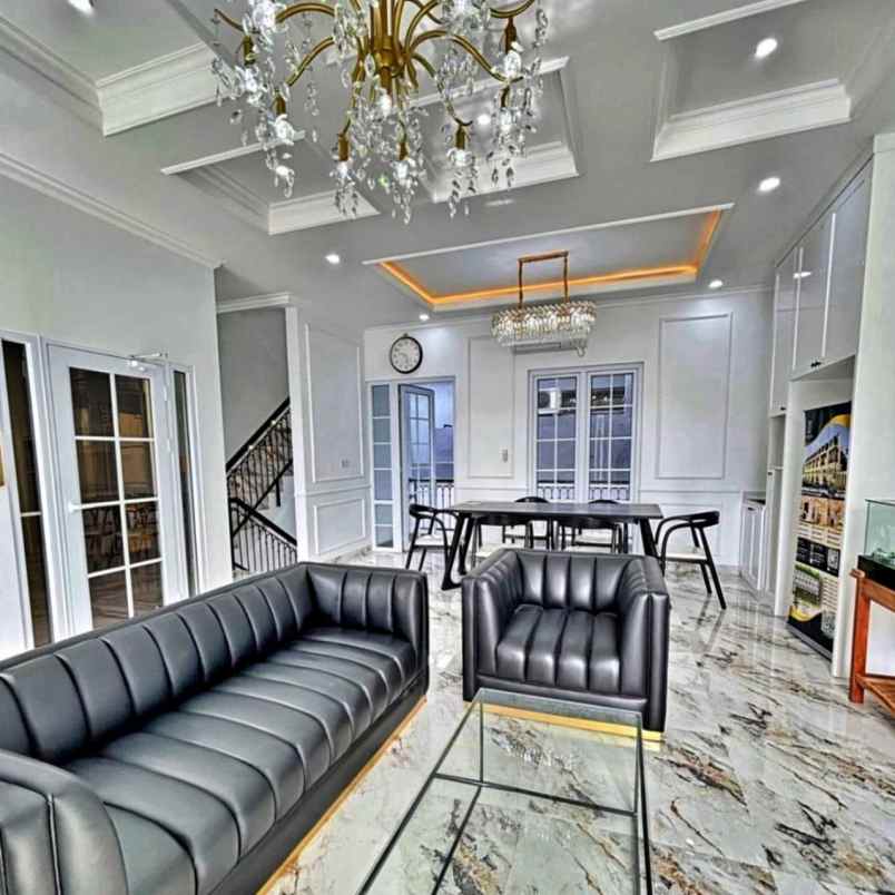 bagai istana rumah pejaten pasar minggu