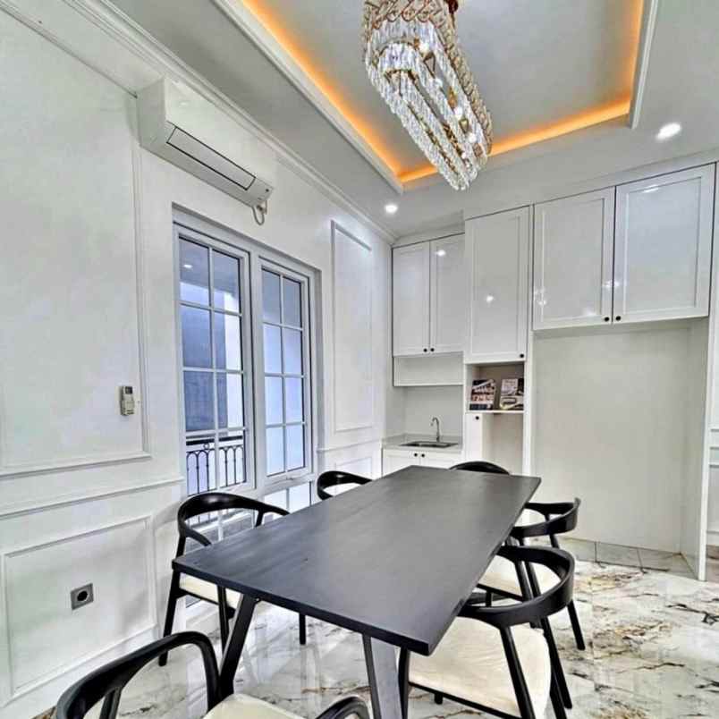 bagai istana rumah pejaten pasar minggu