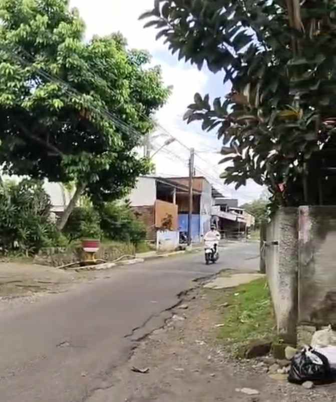 bangunan toko gedawang banyumanik semarang