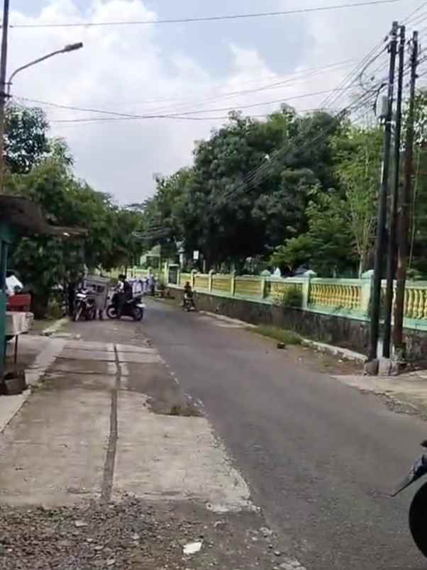 bangunan toko gedawang banyumanik semarang