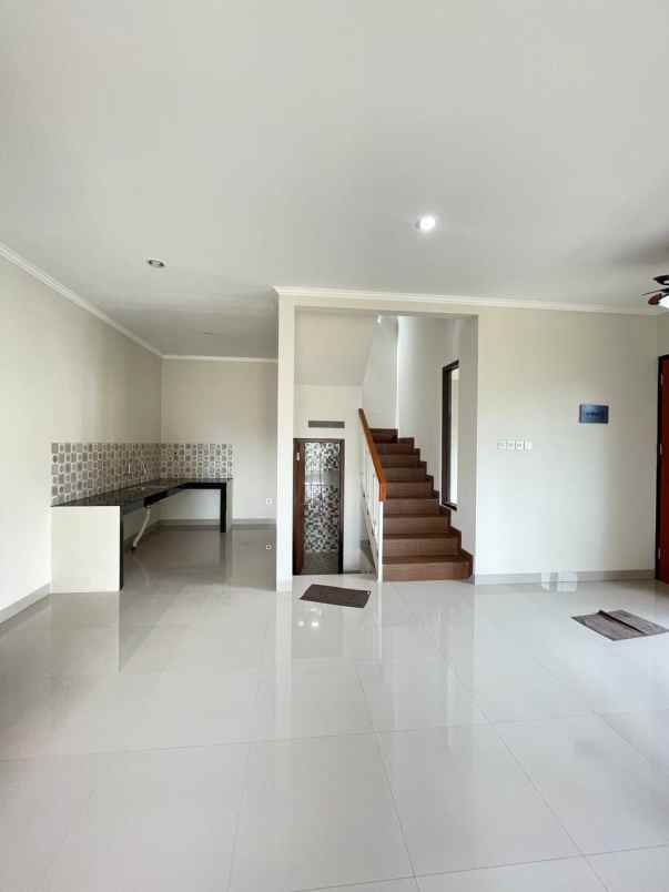 brand new cluster tropical modern di larangan