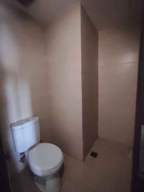 dijual apartemen jalan lapangan bola meruya