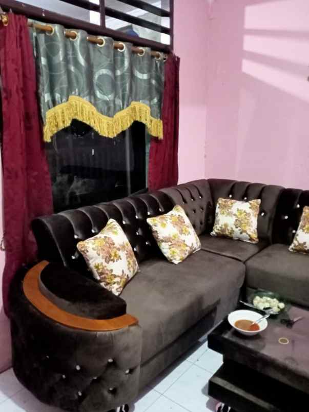 dijual dalam komplek di beji utara depok