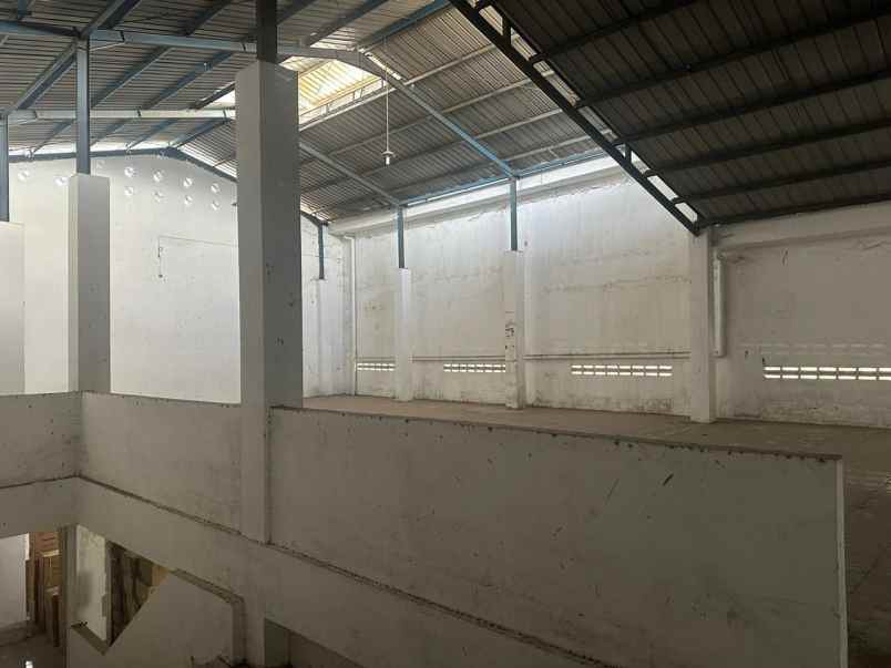 dijual gudang di jl kokrosono semarang
