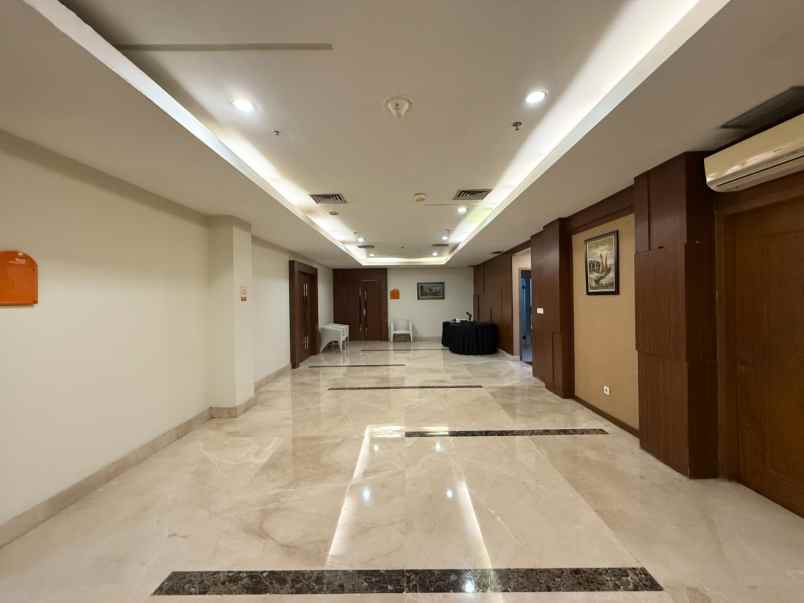 dijual hotel blok m