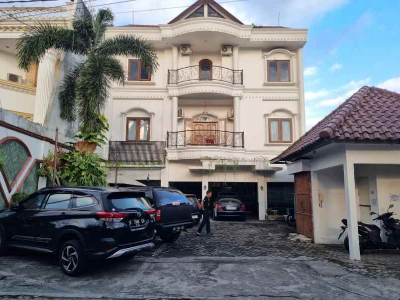 dijual hotel caturtunggal kec depok