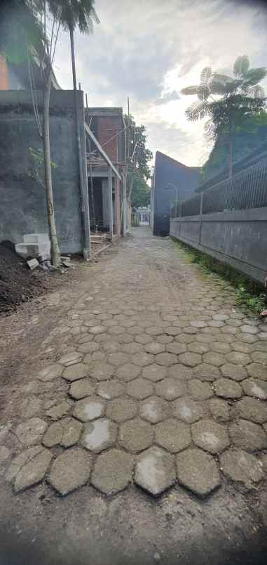 dijual kost 2 lantai proses bangun di condongcatur