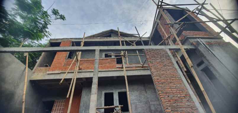 dijual kost 2 lantai proses bangun di condongcatur