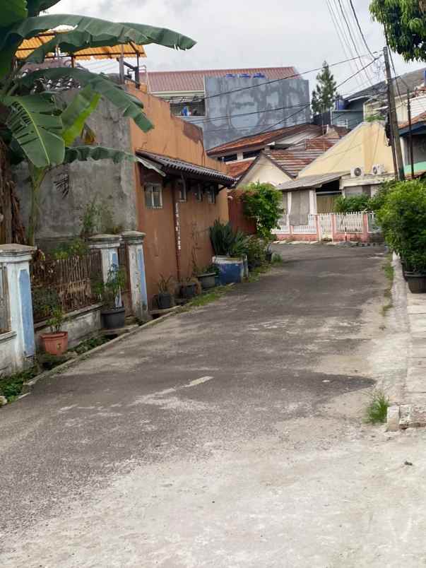 dijual kost bintaro