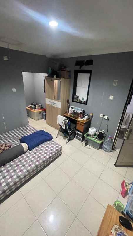 dijual kost jalan raya kebon jeruk