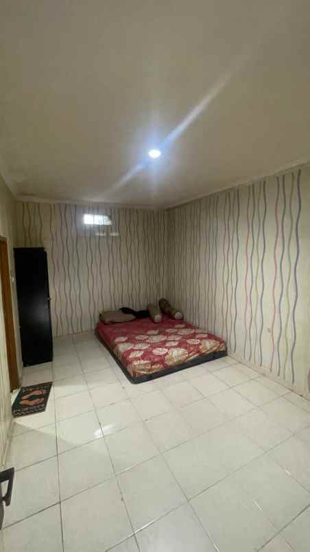 dijual kost jalan raya kebon jeruk