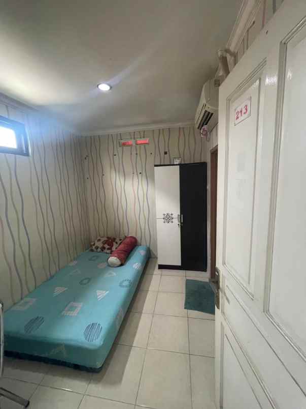 dijual kost jalan raya kebon jeruk