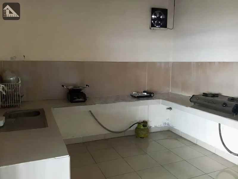 dijual kost jl anggrek cendrawasih