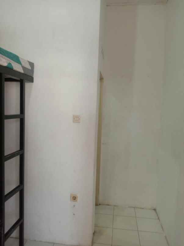 dijual kost jl manisi