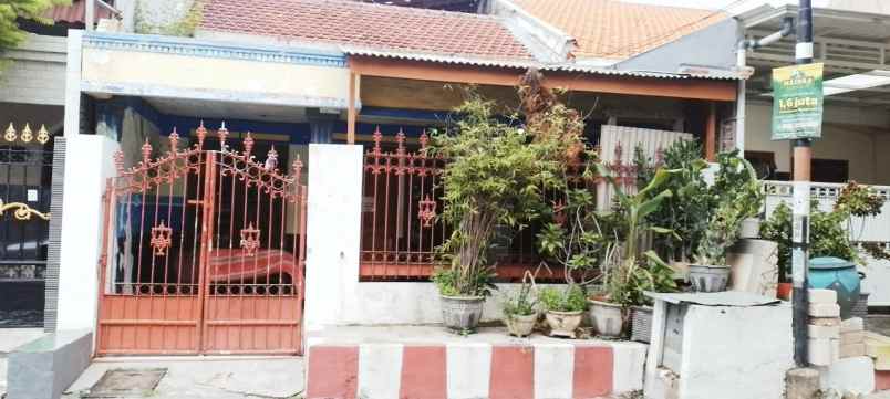 dijual kost ngagel dadi surabaya