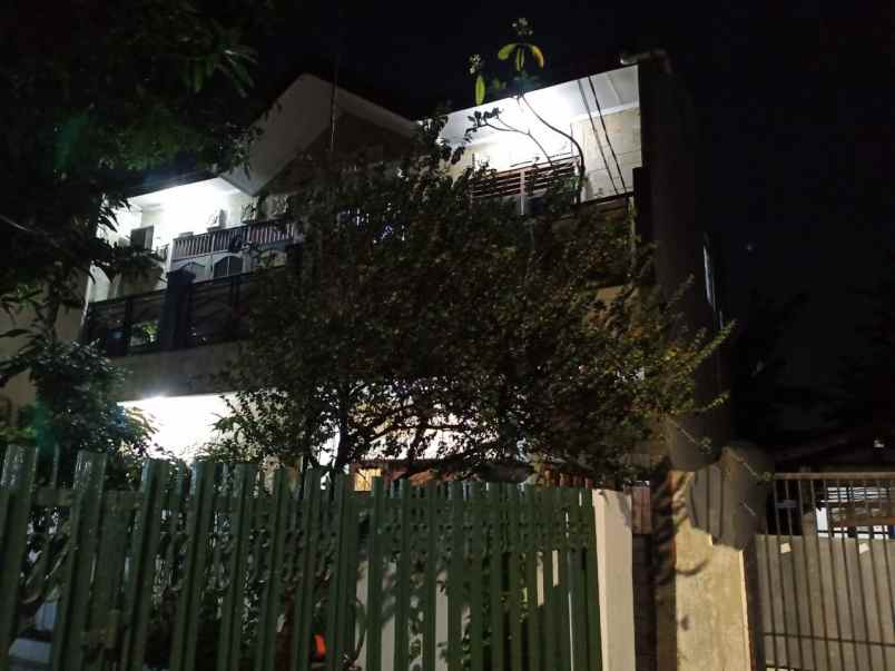 dijual kost pondok indah