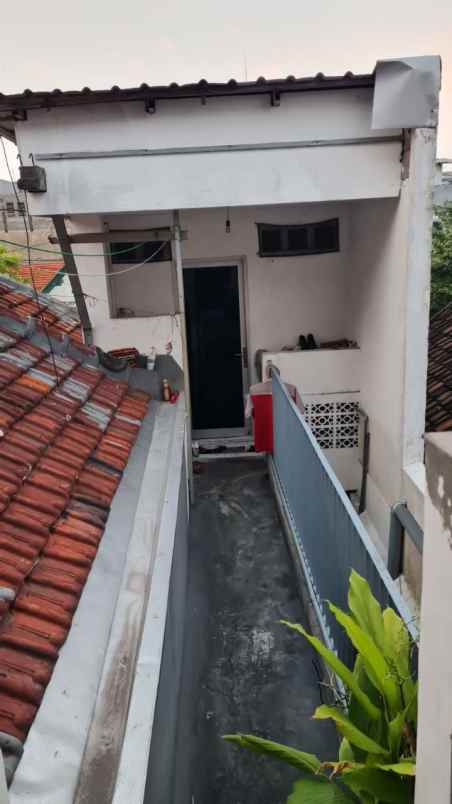 dijual kost pucang anom