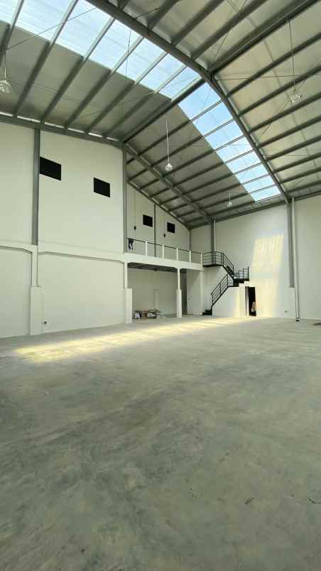 dijual ruko gudang kantor delta silicon 3