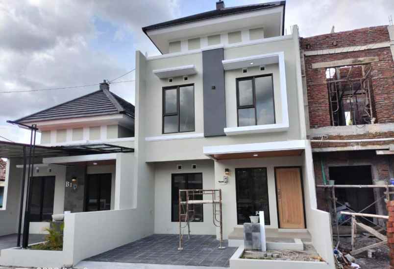 dijual rumah 1 km candi prambanan