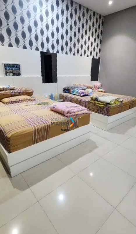 dijual rumah 2 lantai di tenggilis utara full furnish