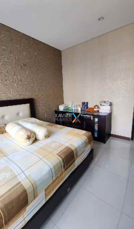 dijual rumah 2 lantai di tenggilis utara full furnish