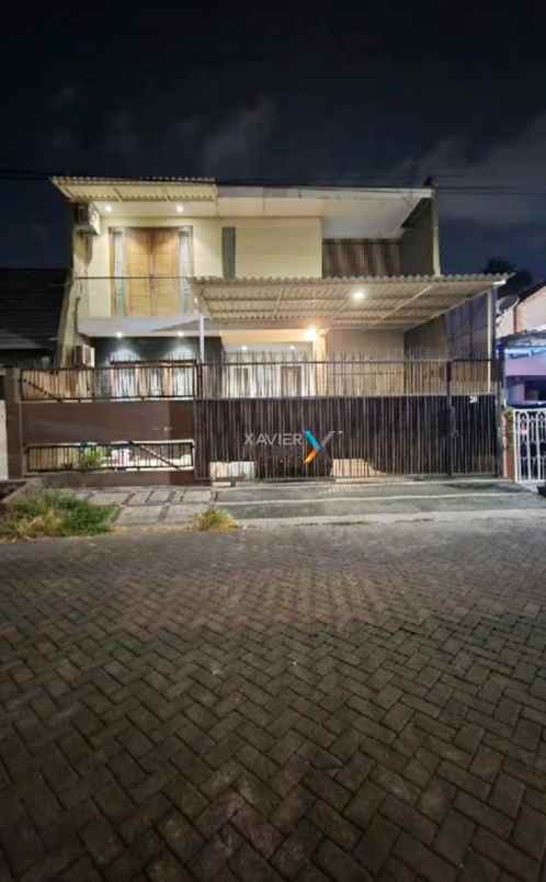 dijual rumah 2 lantai di tenggilis utara full furnish