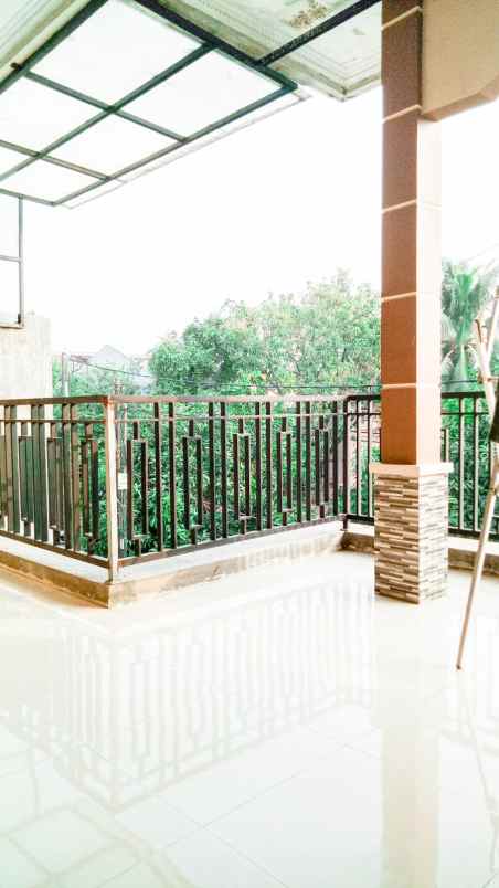 dijual rumah 2 lantai siap huni perumnas 1 bekasi