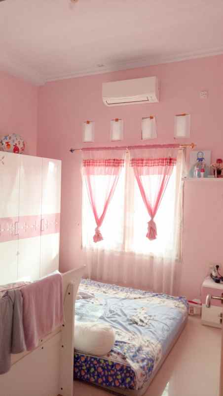 dijual rumah 2 lantai siap huni perumnas 1 bekasi